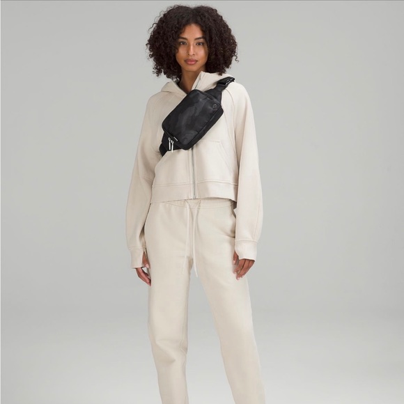 lululemon athletica Handbags - NWT!! Lululemon Everywhere Belt Bag Large 2L